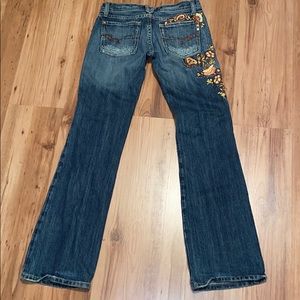 Miss Me embroidered jeans in size 27. EUC